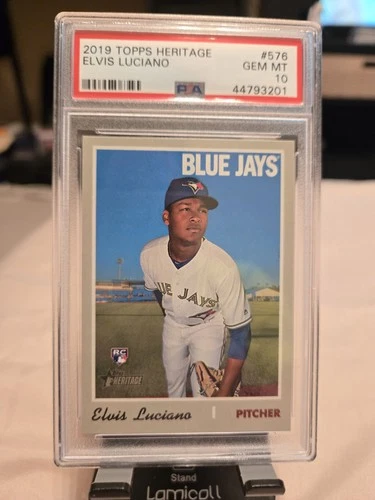 2019 TOPPS HERITAGE #576 ELVIS LUCIANO