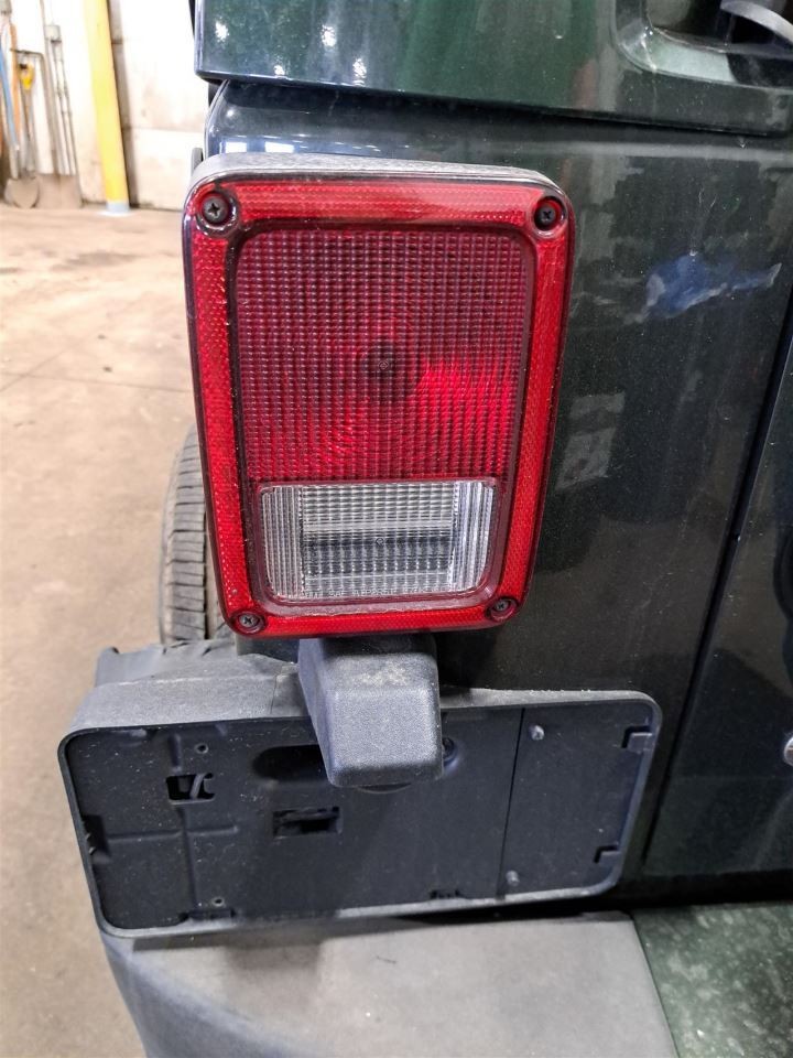 2007-2018 Jeep Wrangler Left Driver Tail Light Quarter Panel Mounted Oem