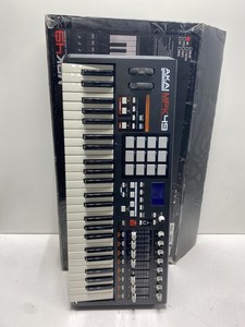 Akai Professional MIDI Keyboard Controller MPK49