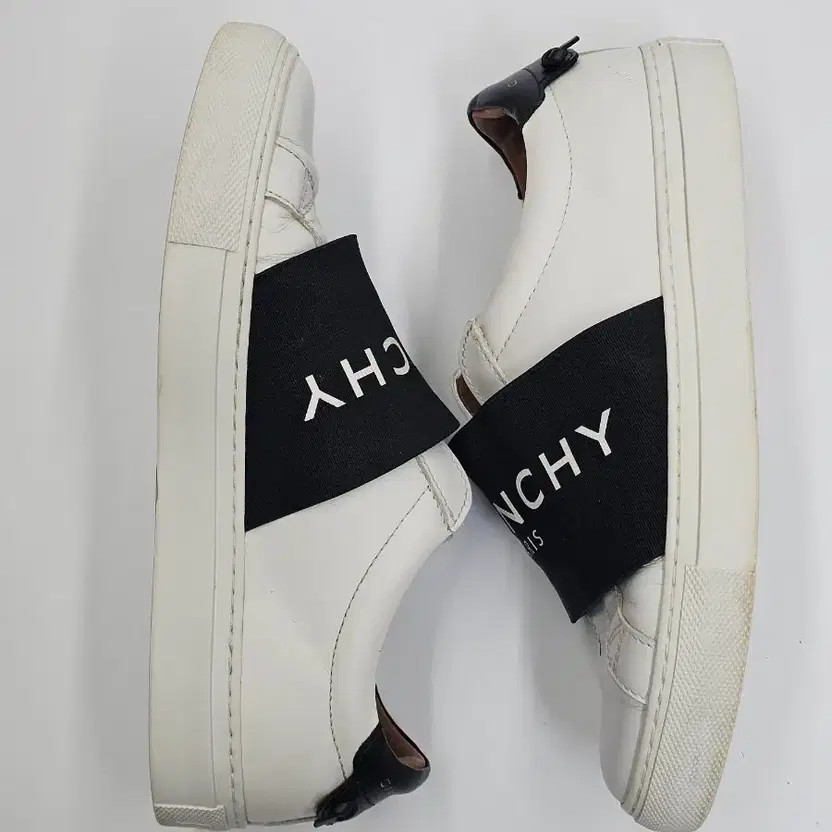 GIVENCHY URBAN STREET 235mm Sneakers - White thumbnail 4