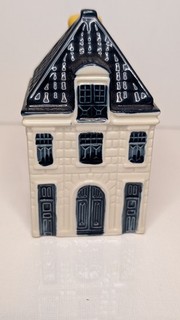 KLM Bols Blue Delft Miniature House Number 64 (2002)