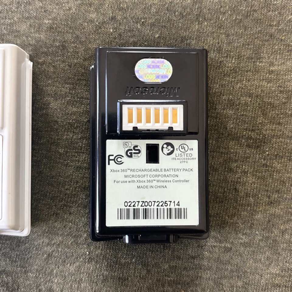 Two Official Microsoft Xbox 360 White Rechargeable Battery Pack for Controller - Image 4 of 4