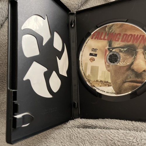 Falling Down (Deluxe Edition) DVD. Michael Douglas, Robert Duvall. - Bild 3 von 5