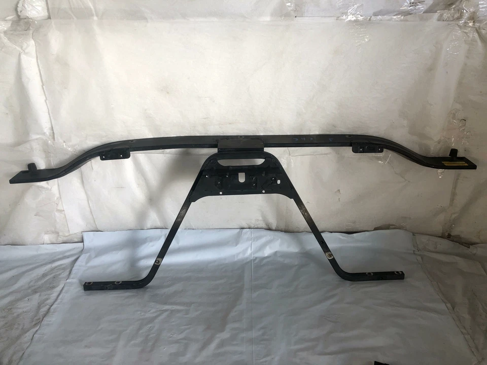 Soporte de soporte de radiador delantero deportivo utilitario G OEM Chevrolet Tahoe 2000-2002 Foto 3 de 4