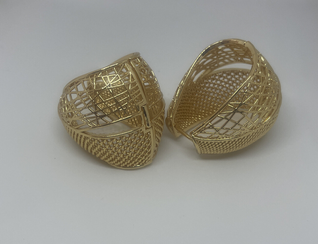 New womens fashion earings beautiful Gold plated finish-image