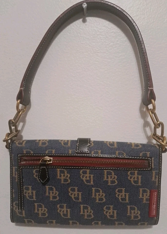 BOLSO CLUTCH DOONEY & BOURKE SIGNATURE DENIM CUERO NEGRO USADO EN EXCELENTE ESTADO! $200 Foto 2 de 4