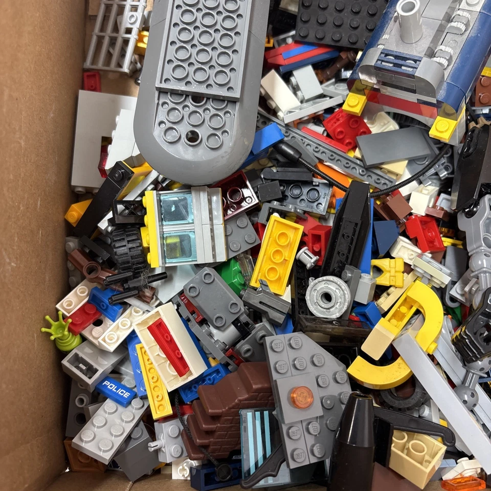 Genuine LEGO 4 Pound Lot of Bricks Parts and Pieces, Helicopter, Body Parts Etc - Image 4 of 4