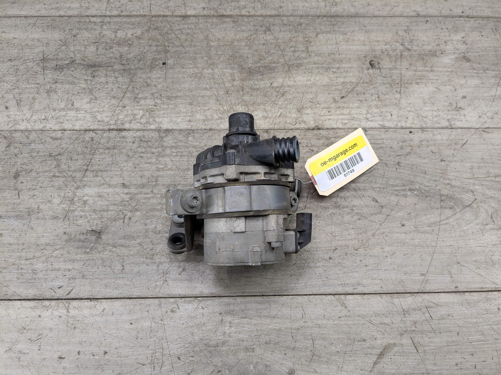 OEM BMW F22 F30 F32 F36 F87 335 435 Engine N55 Auxiliary Electric Water Pump