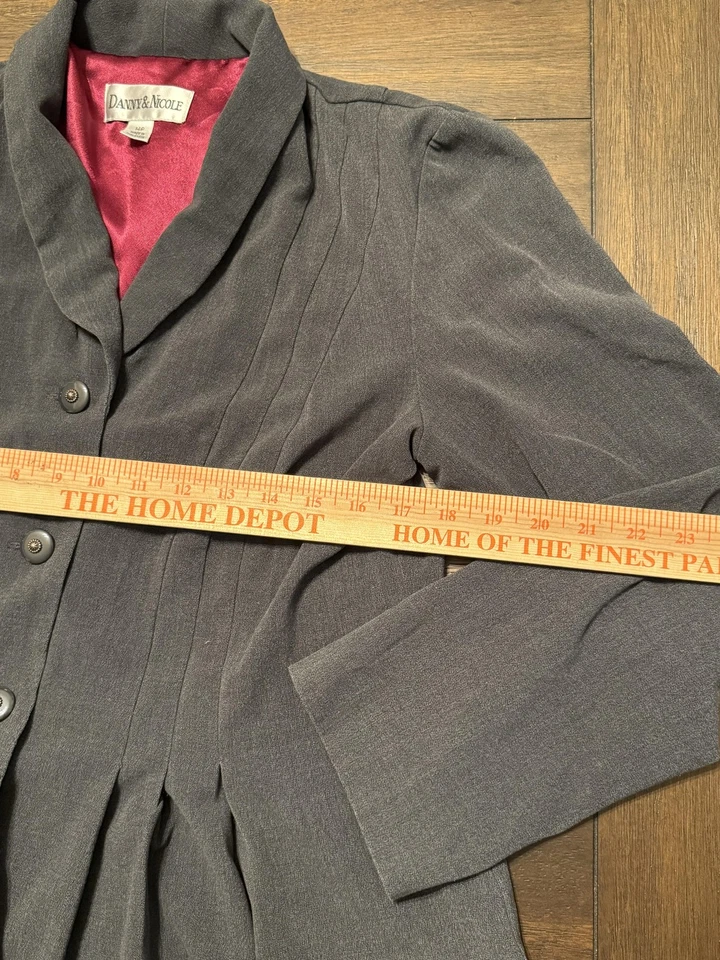 Blazer Danny & Nicole Mujer 14P Gris 3 Botones Plisado Peplum Elastizado Rayas Foto 3 de 4