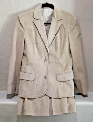 Ultrasuede Skirt Suit Womens Size 6-8 Beige 2 Button Jacket W/front Pleat Skirt
