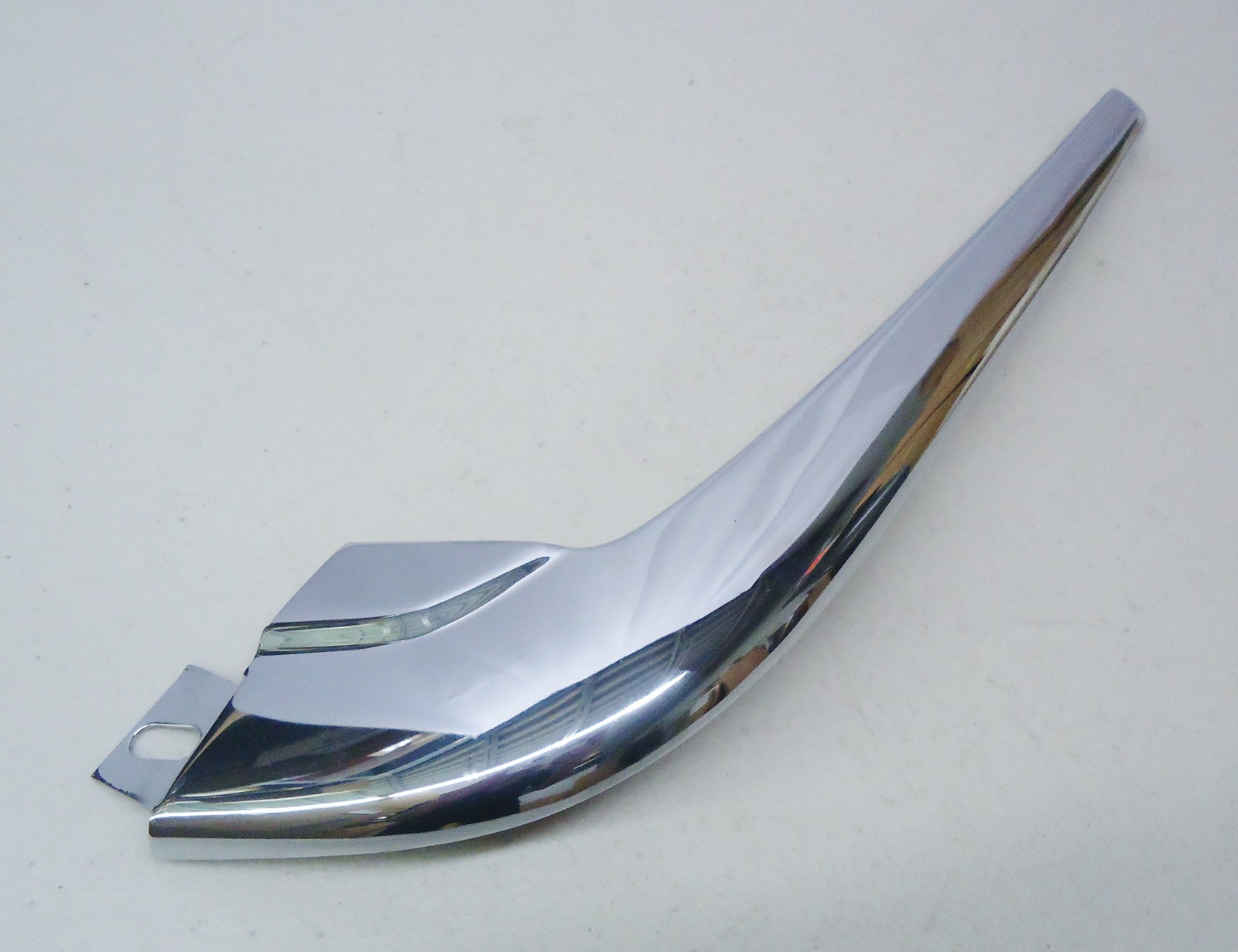 Rolls- Royce Left Driver's Side Front Bumper Flash Moulding OEM # UT10021PF