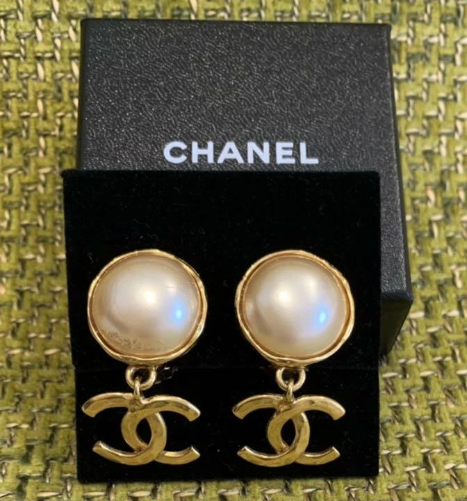 Sold at Auction: Chanel Vintage CC Pearl Drop Clip-On Earrings