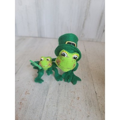 Annalee St Patrick's Day frog mom baby mini home figure leprechaun clover