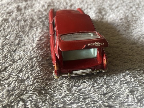 Corgi 327 MGB GT Car - Red - Picture 6 of 12