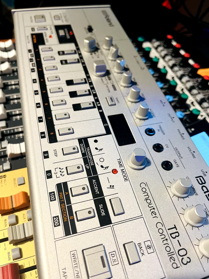 Roland TB-03 Boutique Bass Line Battery Powered Bass Line Synth - Image 2 of 3