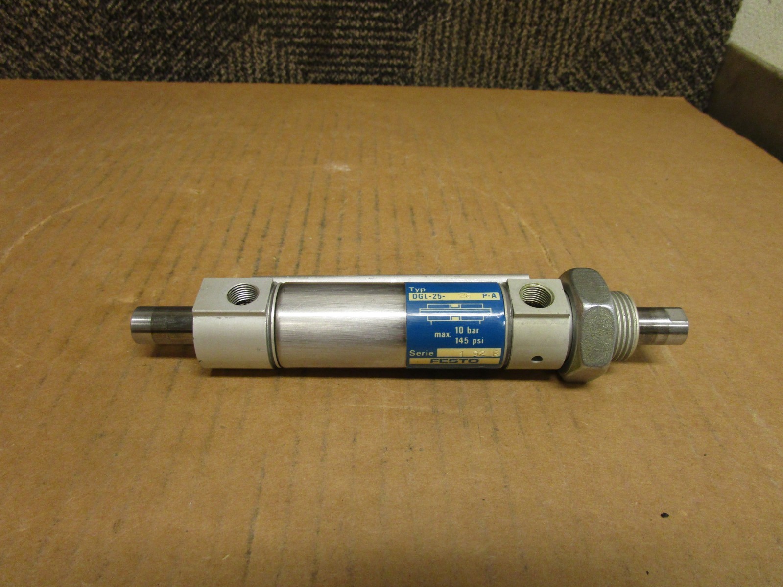 FESTO PHEUMATIC CYLINDER DGL-25-25-P-A 10 BAR 145 PSI