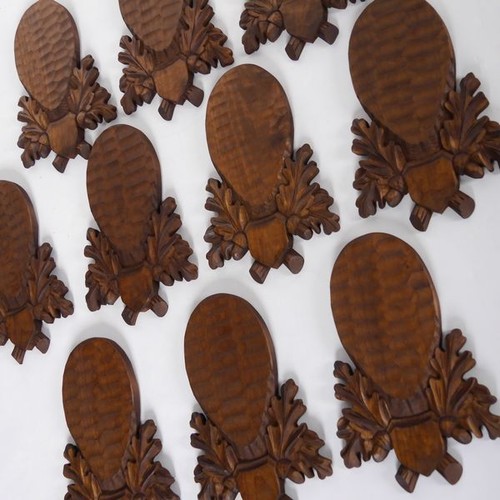 10 piezas placas trofeo talladas ciervo corzo astas en marrón GH 29,5 cm - Imagen 5 de 6