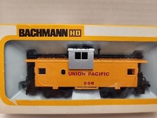 HO Scale Bachmann 35' Wide Vision Caboose, Union Pacific, Yellow, 206