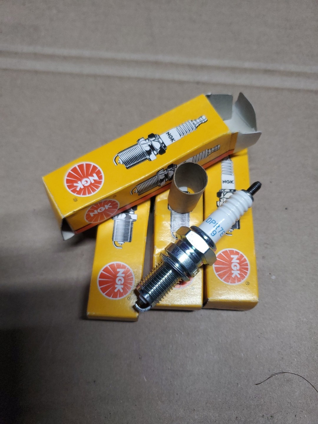 SET OF 4 NGK DPR7EA-9 Spark Plug 5129 For Honda Kawasaki Suzuki Yamaha Vulcan