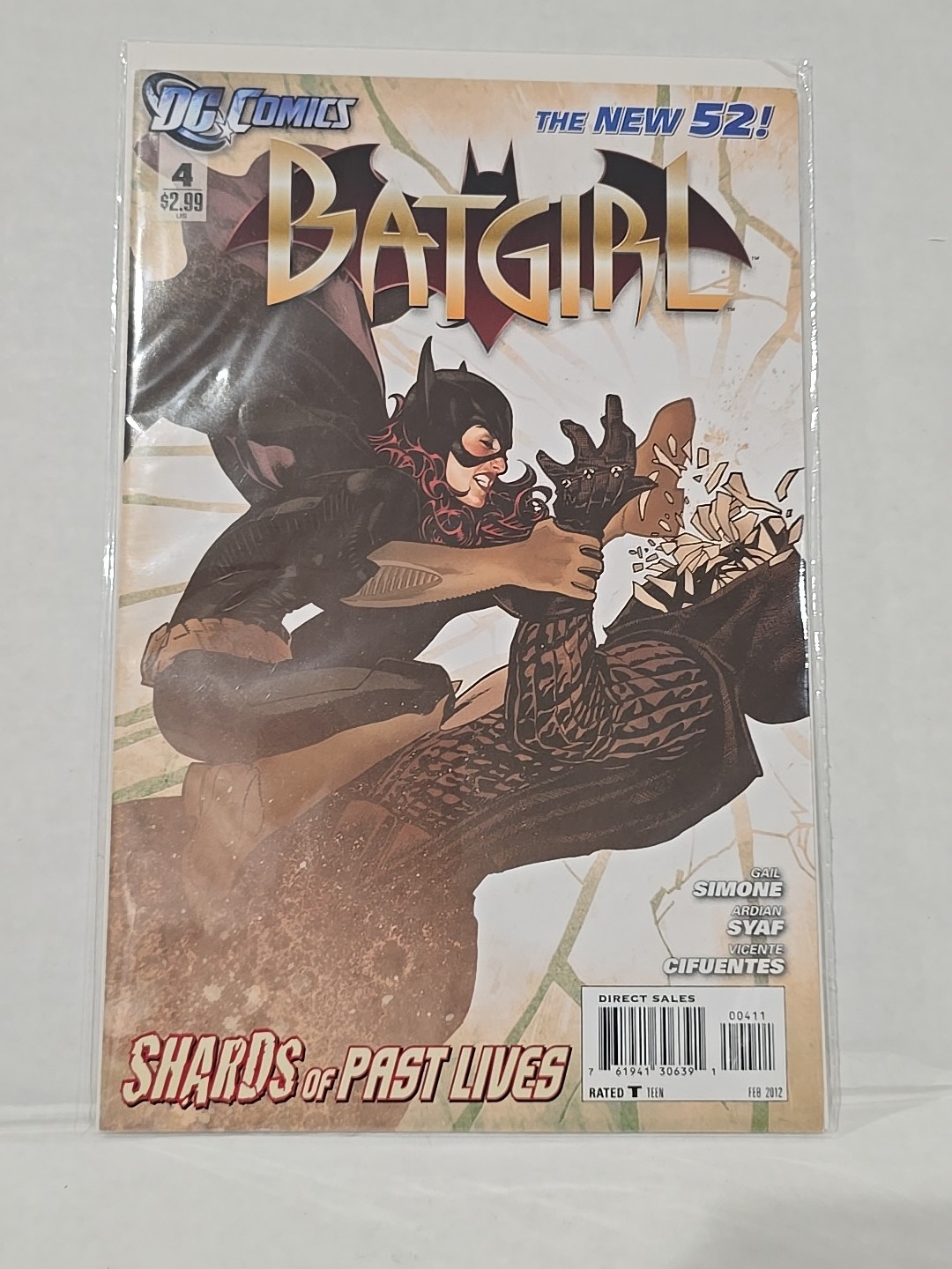 Batgirl #4 Shards of past lives Feb 2012