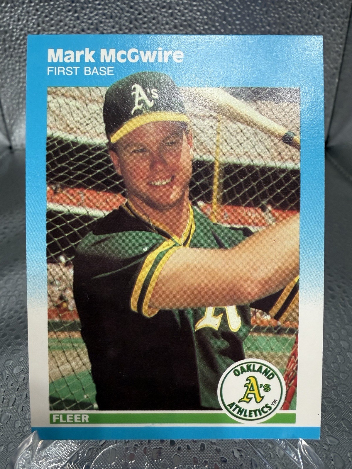 Fleer 1987 Update Mark McGwire Oakland Athletics Baseball Card U-76 Base Set