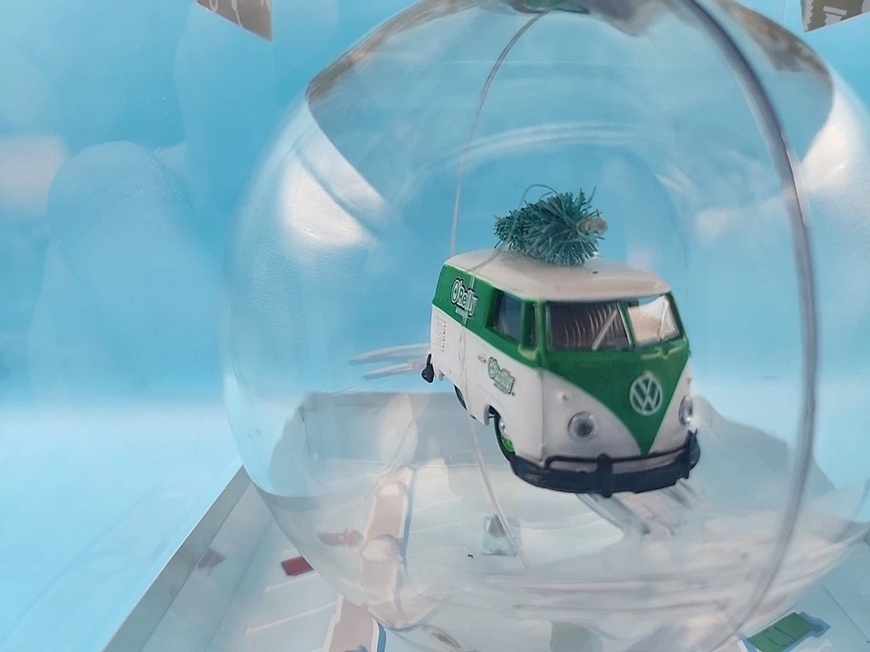 M2 F154 O'REILLY AUTO PARTS EXCLUSIVE ORNAMENT 1960 VW Kombi Bus RARE WHITE - Image 3 of 4