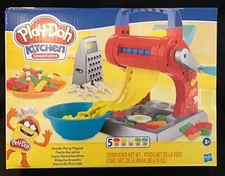 Play-Doh Kitchen Creations ~ Noodle Party Playset ~ OEJ 