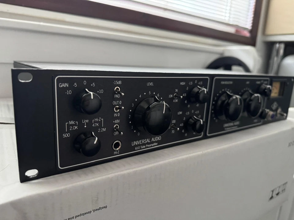 Universal Audio Pre Amp Compressor UA610MKII excellent condition - Image 3 of 4