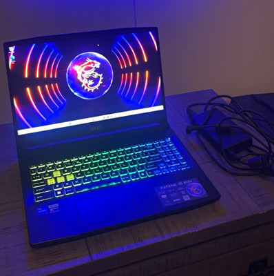 MSI Katana 15 Gaming Laptop i7-13620H RTX 4070 16GB DDR5 1TB SSD 165Hz