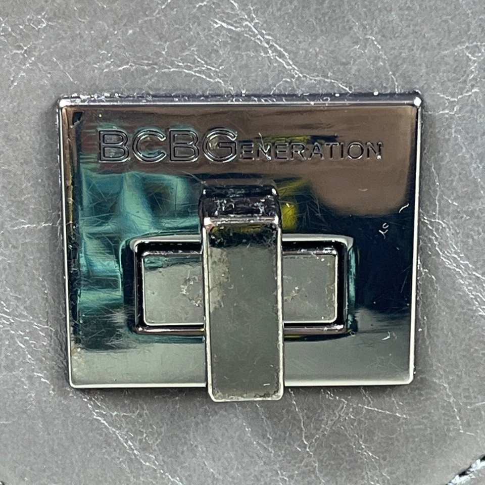 Bolso de Hombro BCBGeneration Para Mujer Gris Verde Estampado Piel de Serpiente Talla M Foto 2 de 4