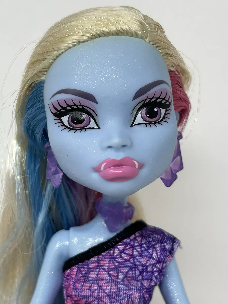 Poupée Monster High Abbey Bominable Scaris Mattel bleu - Poupées/Poupées  Monster High et Ever After High - La Boutique Disney