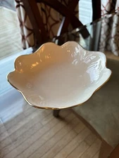 Lenox Saybrooke Porcelain Dish Scalloped Bowl Cream Giftware Gold Trim Vintage