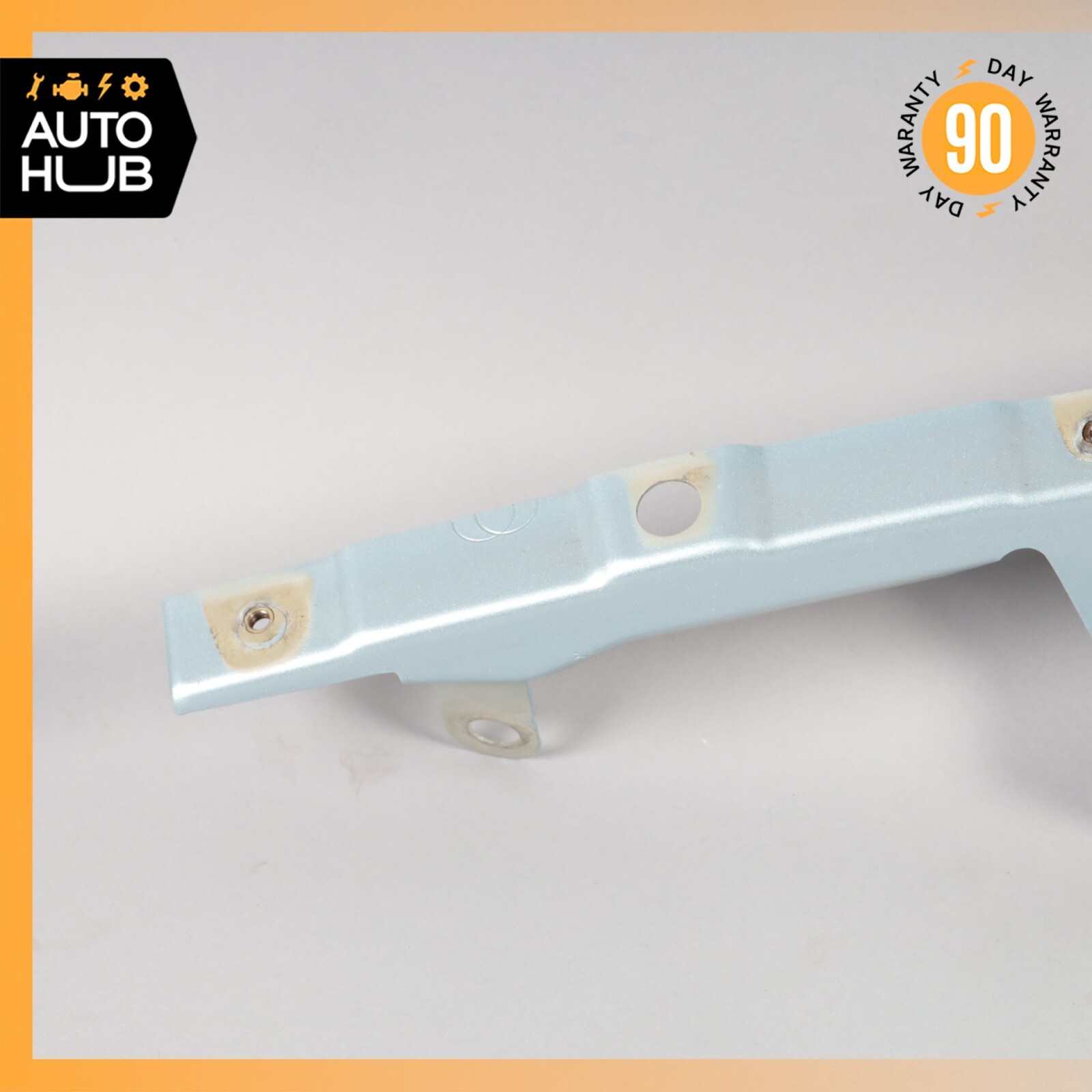 08-19 Maserati GranTurismo M145 Front Left Fender Top Mount Bracket OEM 25k