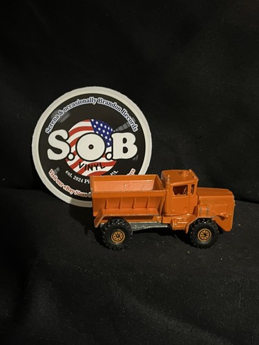 Hot Wheels 1983 Oshkosh Snow Plow 1:64 Orange Salt Truck EX Cond Construction - Picture 4 of 8