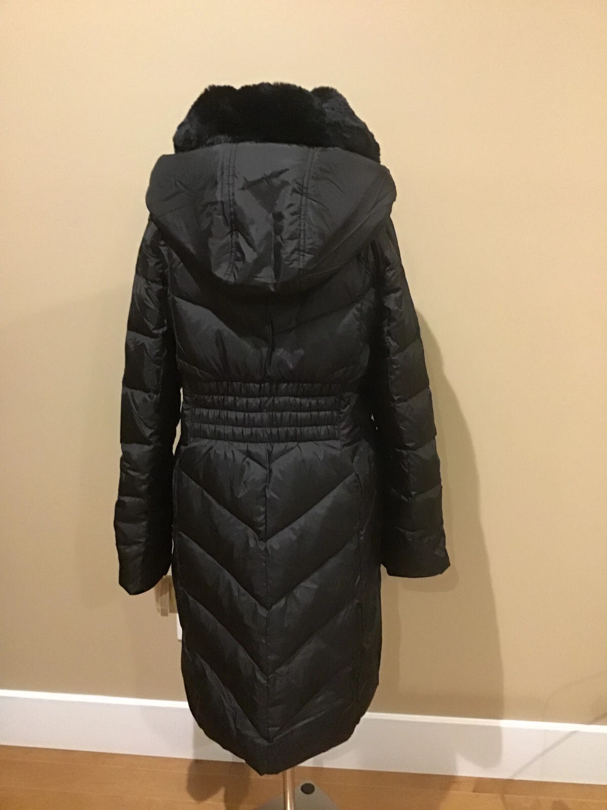 Cappotto nero nuovo con etichette Michael Kors collo in pelliccia sintetica rimovibile nuovo con etichette taglia XL