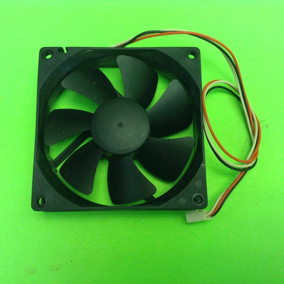 Desktop Computer AVC F9025S12L 3 Wire Cooling Fan - Image 2 of 2