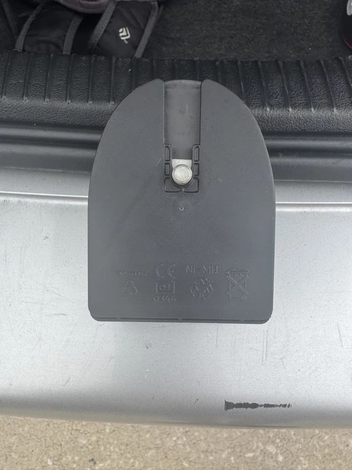 Bocina de alarma Audi OEM 8l0951605a Audi A4 S4 B6 Foto 2 de 2