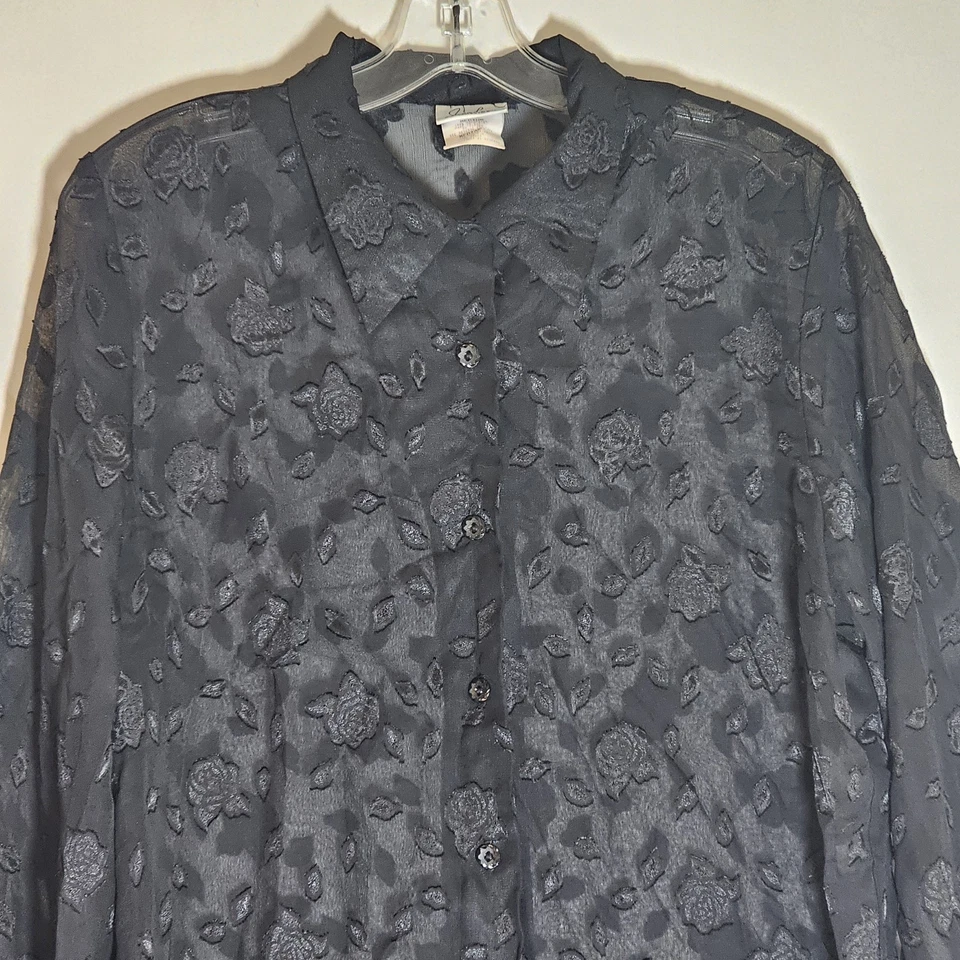 Top Jaclyn Smith para mujer mediano negro floral texturizado satinado manga larga abotonada Foto 2 de 4