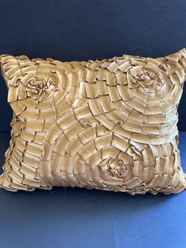 Pier 1 Import Pair Throw Pillows Gold Ruffle Ribbon Circles 3D Decor 15x12 Zip - Picture 20 of 24