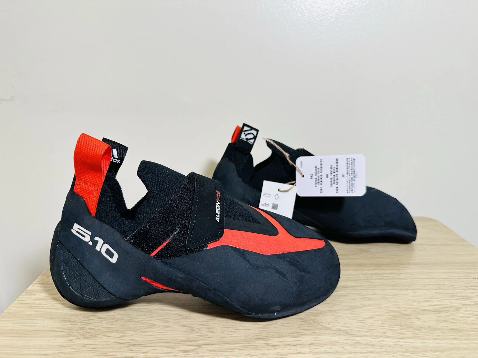 Adidas Five Ten 5.10 Aleon scarpe da ginnastica arrampicata nere rosse BC0861 nuove senza scatola taglia 10 5