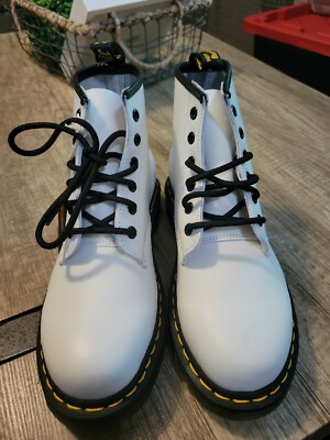 Martens 1460 White Smooth Leather Lace Up Ankle Boots Combat Women’s Sz  - Main Image