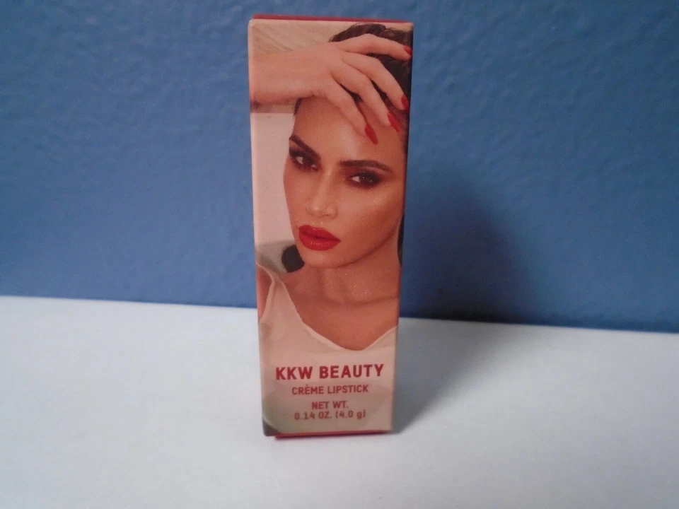 KKW BEAUTY Kim Kardashian CHERRY POP (Deep Crimson) Creme Lippenstift volle Größe neu im Karton - Bild 2 von 4