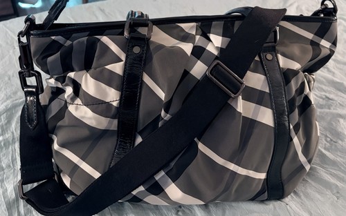 BURBERRY Messenger Crossbody Purse Tote Black & Grey Nova Check Large msrp $1395