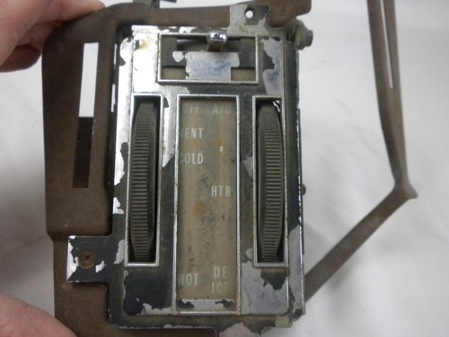 Vintage Original 1969 1970 1971 Corvette C3 Heater Control W/Mounting Bracket - Picture 2 of 5
