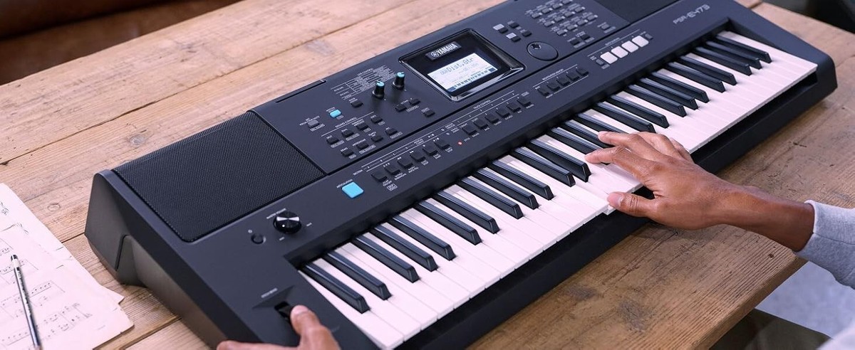 Yamaha Electronic Keyboard PSR-E473 61 Keys Touch Response From