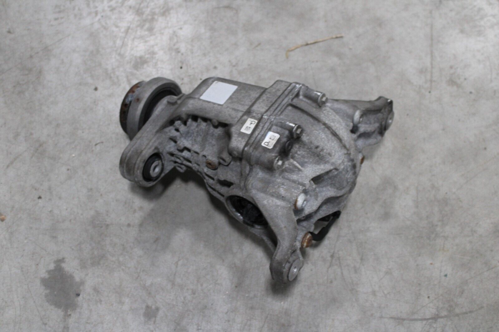 2017 - 2020 MASERATI LEVANTE 3.0L AWD REAR DIFFERENTIAL AXLE CARRIER OEM