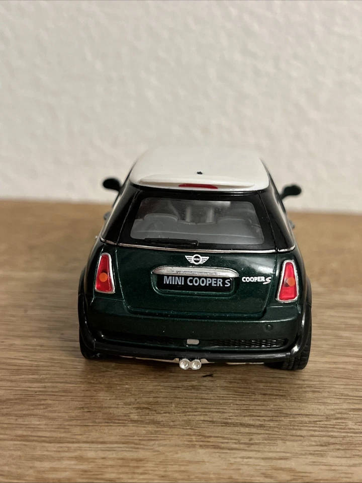Mini Cooper Green & White Diecast Toy Car Scale 1/28 Pull & Go KINSMART - Image 4 of 4