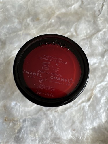 CHANEL N°1 De CHANEL Siero Rivitalizzante Duo Camelia Rossa (30ml) e Crema (15g) - Foto 8 di 14