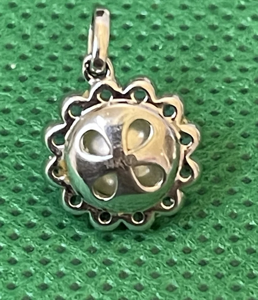 Dije colgante de 12 zafiros azules con perlas redondas genuinas de oro blanco de 14k de 7 mm 1,7 gramos Foto 4 de 4