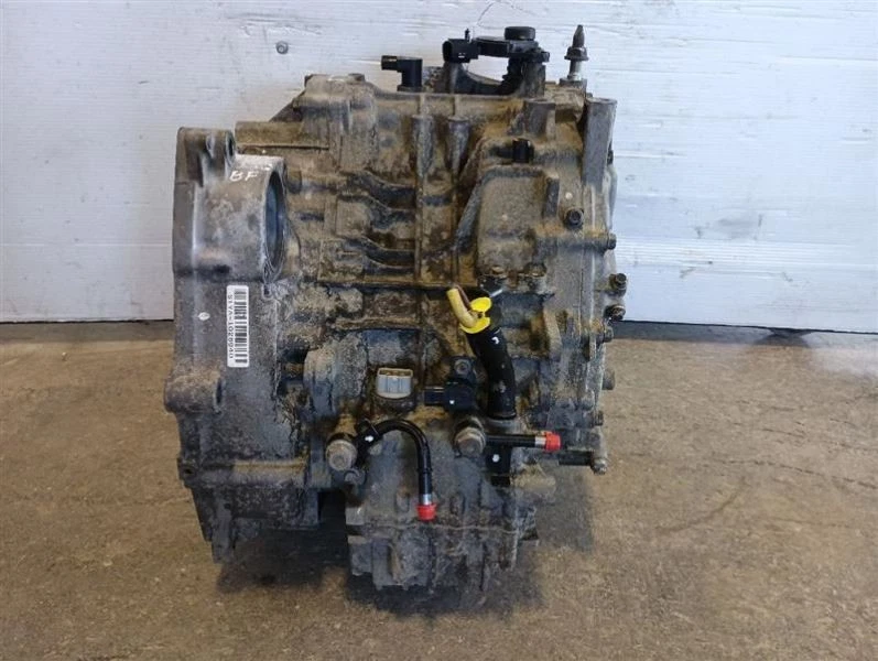 FWD Automatic Transmission from 2011 Honda CR-Z 1.5L 11037305 - Image 3 of 4